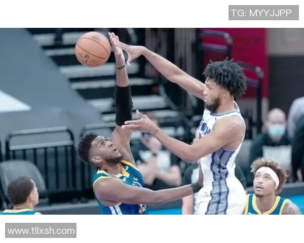 勇士与国王对决16日精彩比分回顾及赛况分析