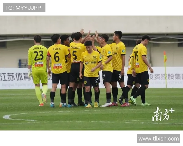 深圳与广州富力足球对决激战正酣谁将赢得这场南方德比的荣耀