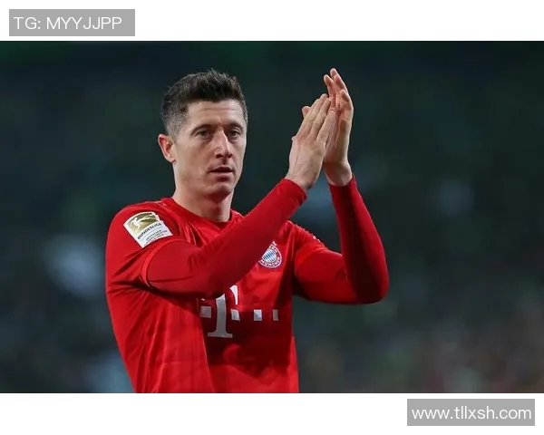 莱万重返安联球场引发拜仁球迷愤怒狂嘘称其忘恩负义