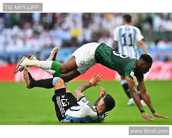 克罗斯在足球场上的传奇之路与他对现代足球的深远影响分析